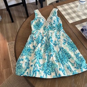 Lilly Pulitzer dress. Size 2. Blue and white